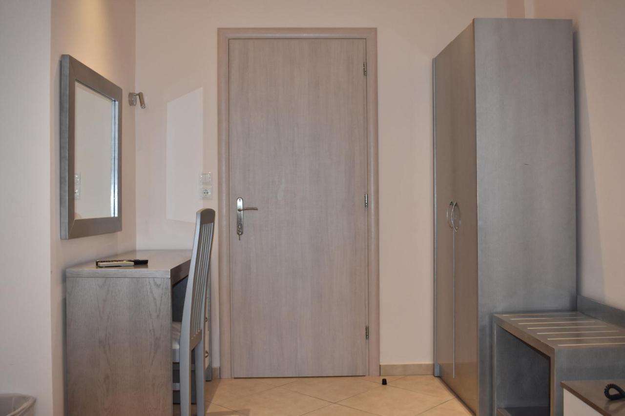 Marinis Boutique Rooms Nea Iraklitsa Exterior photo