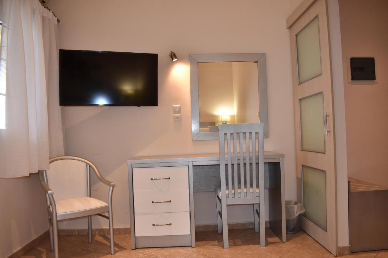 Marinis Boutique Rooms Nea Iraklitsa Exterior photo