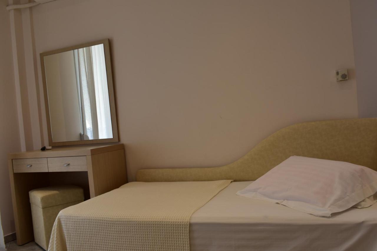 Marinis Boutique Rooms Nea Iraklitsa Exterior photo